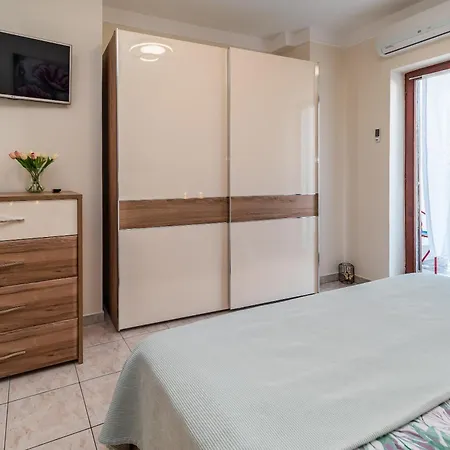 Visnja 1 - With Private Pool And Seaview * Vrbnik (Primorje-Gorski Kotar)