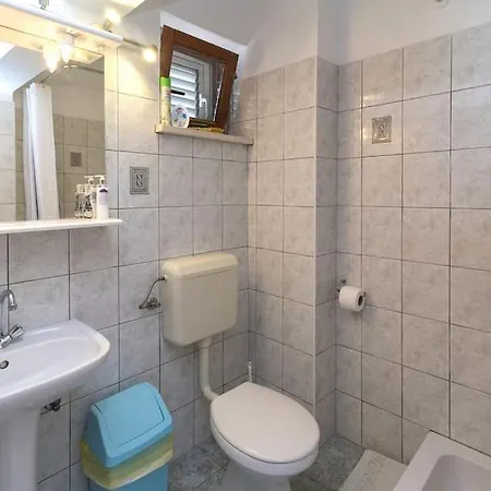 Visnja 1 - With Private Pool And Seaview Apartman