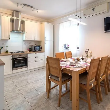 Apartman Visnja 1 - With Private Pool And Seaview *