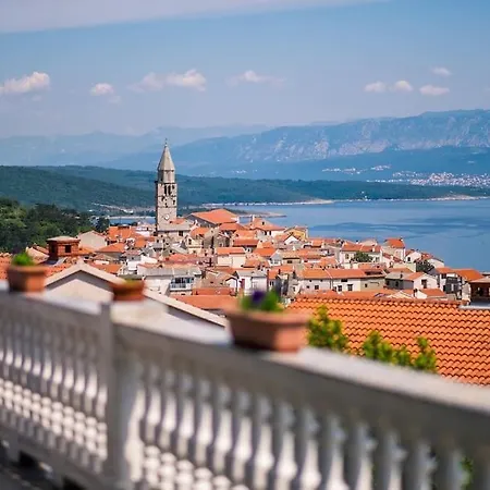 Visnja 1 - With Private Pool And Seaview Apartman *