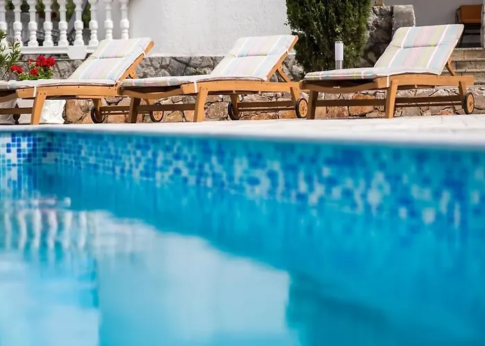 Апартаменты Visnja 1 - With Private Pool And Seaview *