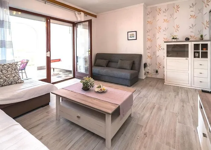 Апартаменты Visnja 1 - With Private Pool And Seaview *